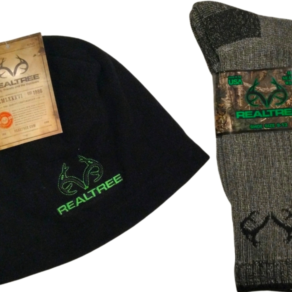 Mens Realtree Hat and Sock Gift Set Merino Wool Socks Fleece Hat